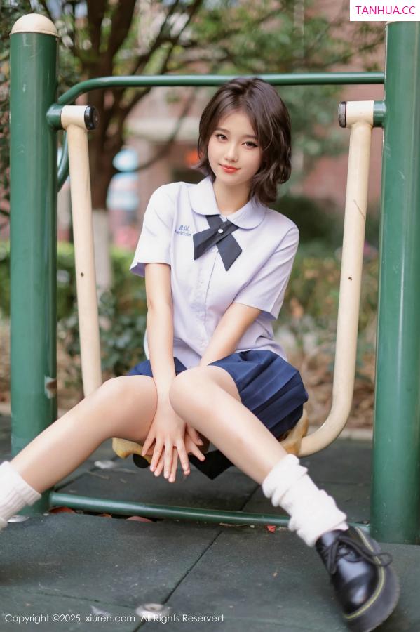   [XiuRen]高清写真图 2025.03.07 No.9985 小橘子orange 美腿性感第13张图片